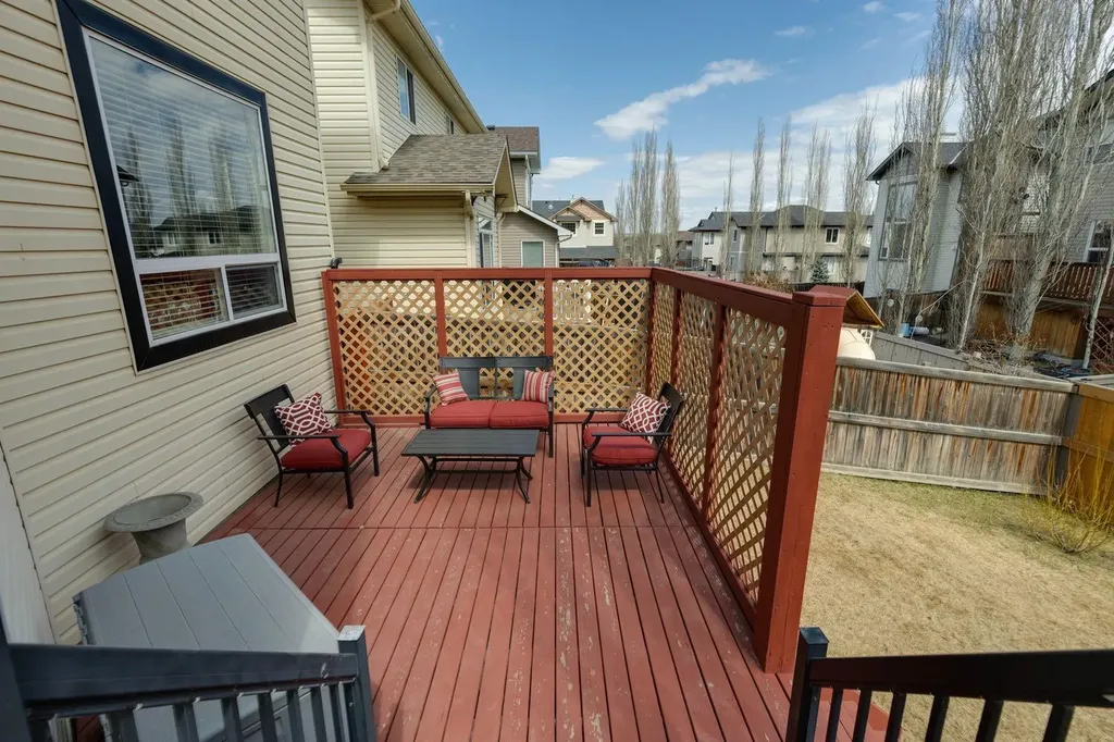 42 Cresthaven Way SW Calgary AB T3B 5X8