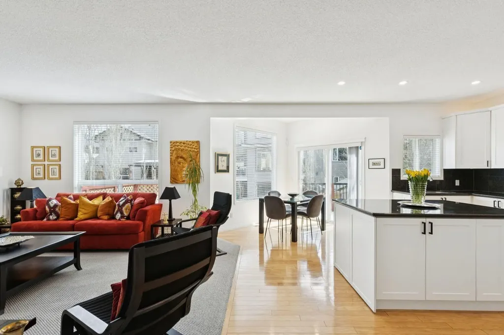 42 Cresthaven Way SW Calgary AB T3B 5X8