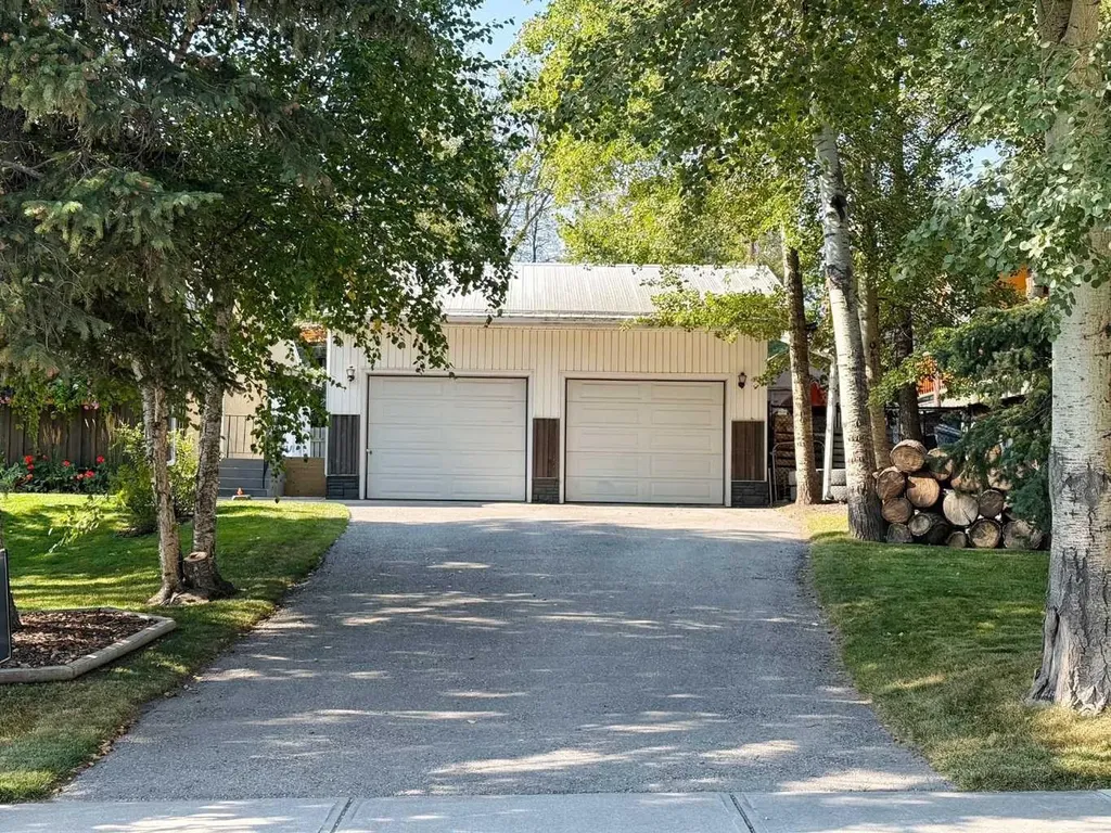 23 Barrier Mountain Drive Exshaw AB T0L2C0