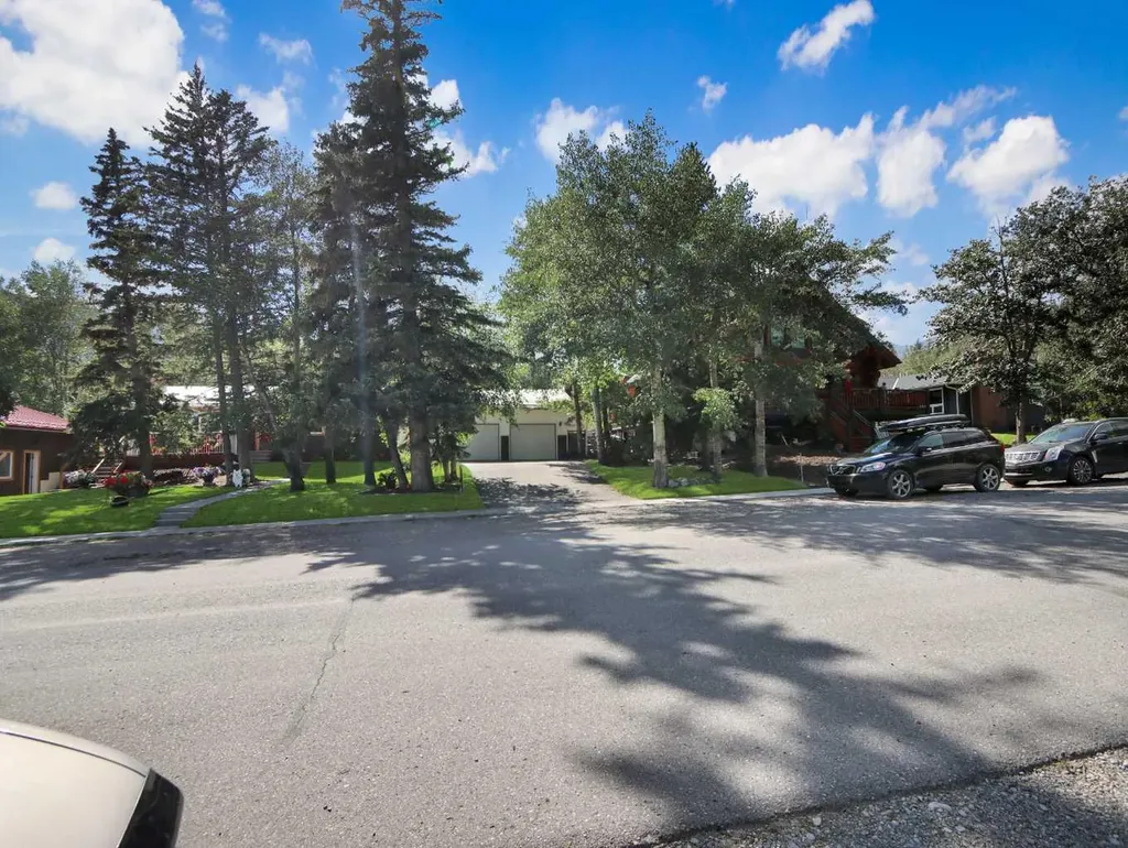 23 Barrier Mountain Drive Exshaw AB T0L2C0