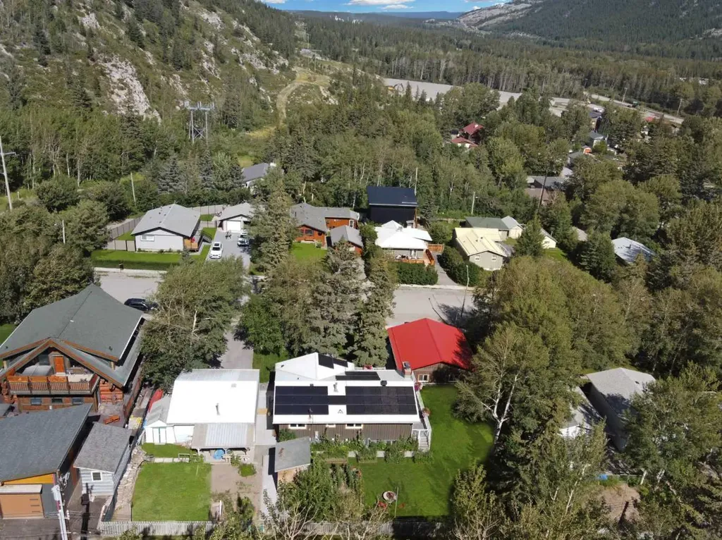 23 Barrier Mountain Drive Exshaw AB T0L2C0