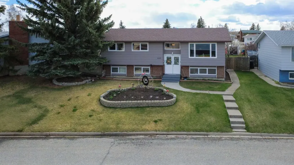 580 Mcdougall Street Pincher Creek AB T0K1W0