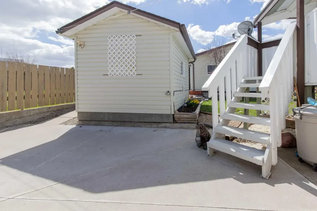 580 Mcdougall Street Pincher Creek AB T0K1W0