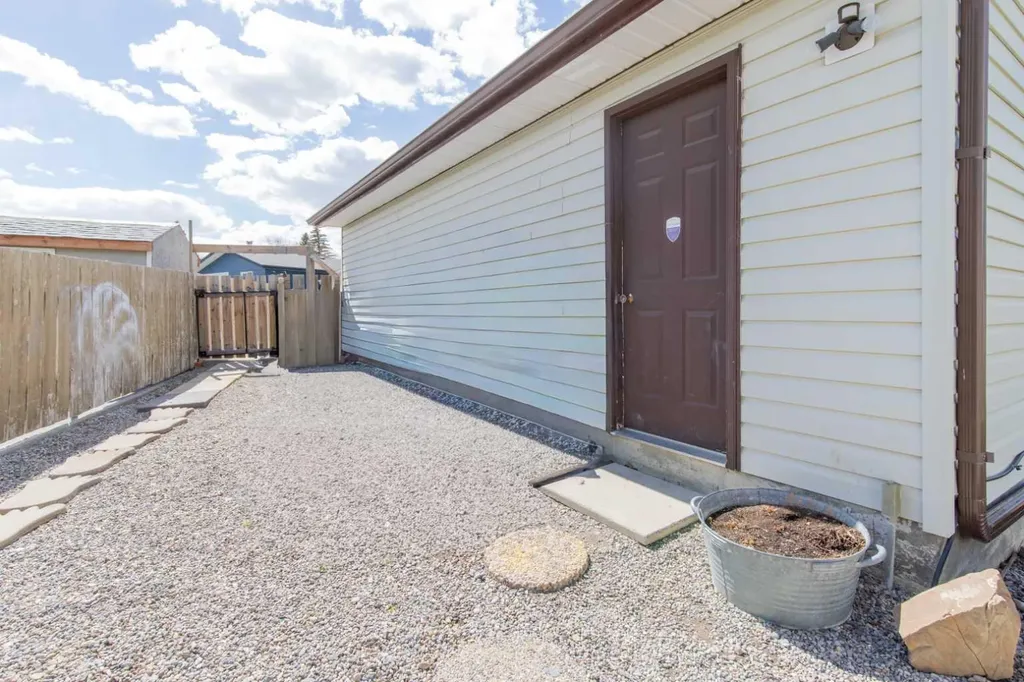 580 Mcdougall Street Pincher Creek AB T0K1W0