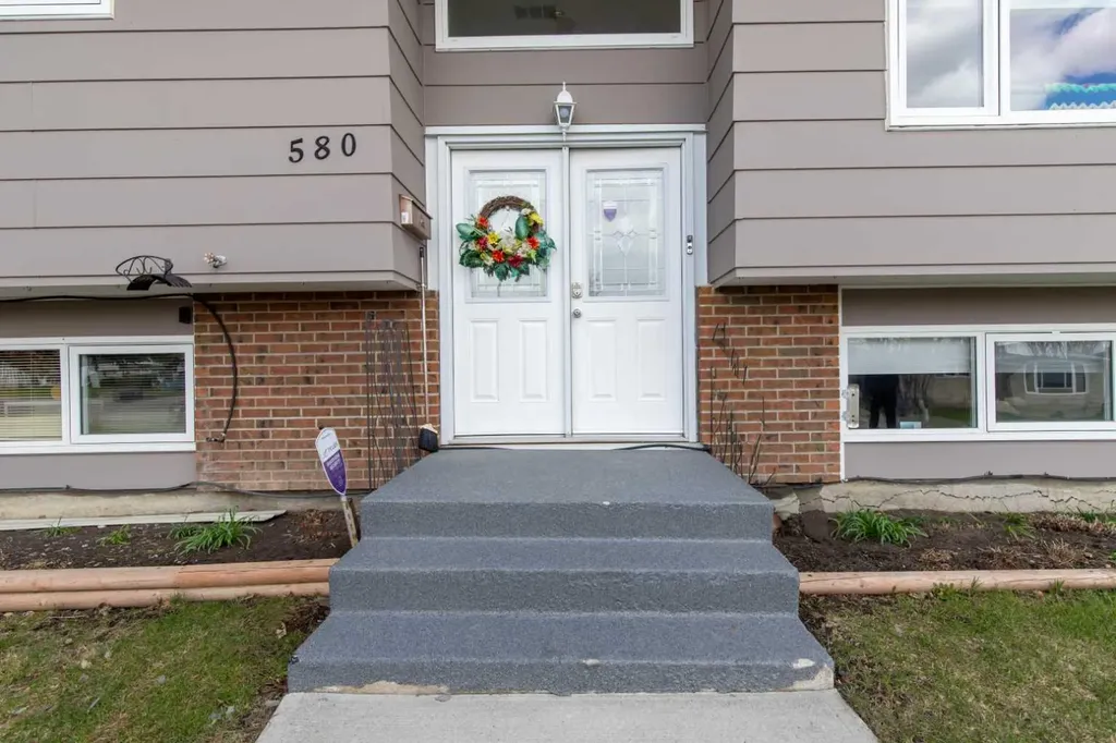 580 Mcdougall Street Pincher Creek AB T0K1W0