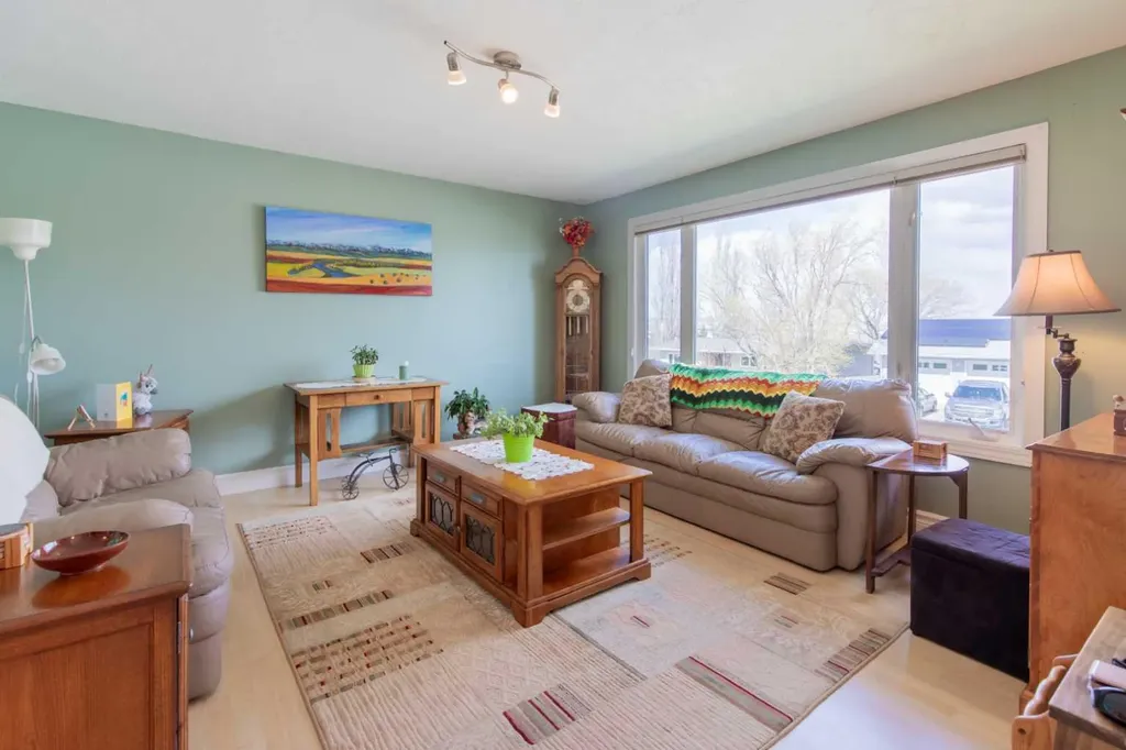 580 Mcdougall Street Pincher Creek AB T0K1W0