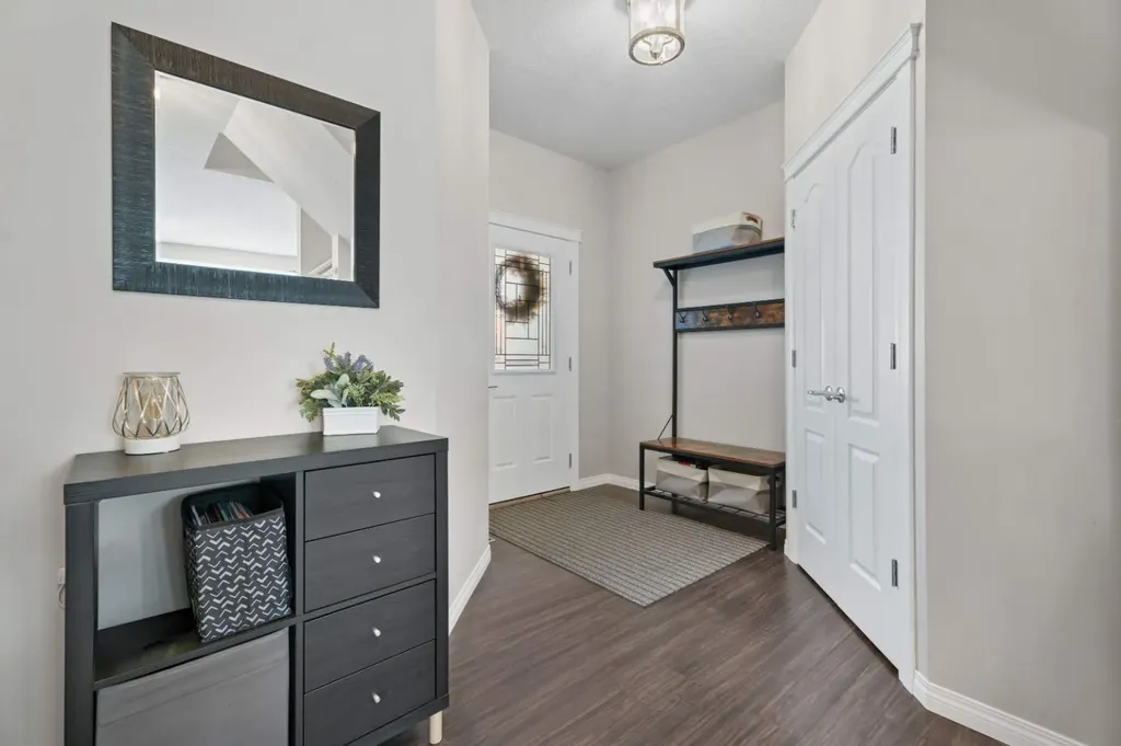 49 Kingsbridge Place SE Airdrie AB T4A 0S4