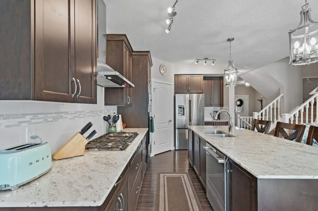 49 Kingsbridge Place SE Airdrie AB T4A 0S4