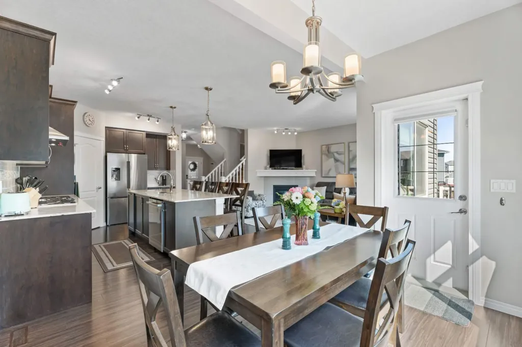 49 Kingsbridge Place SE Airdrie AB T4A 0S4