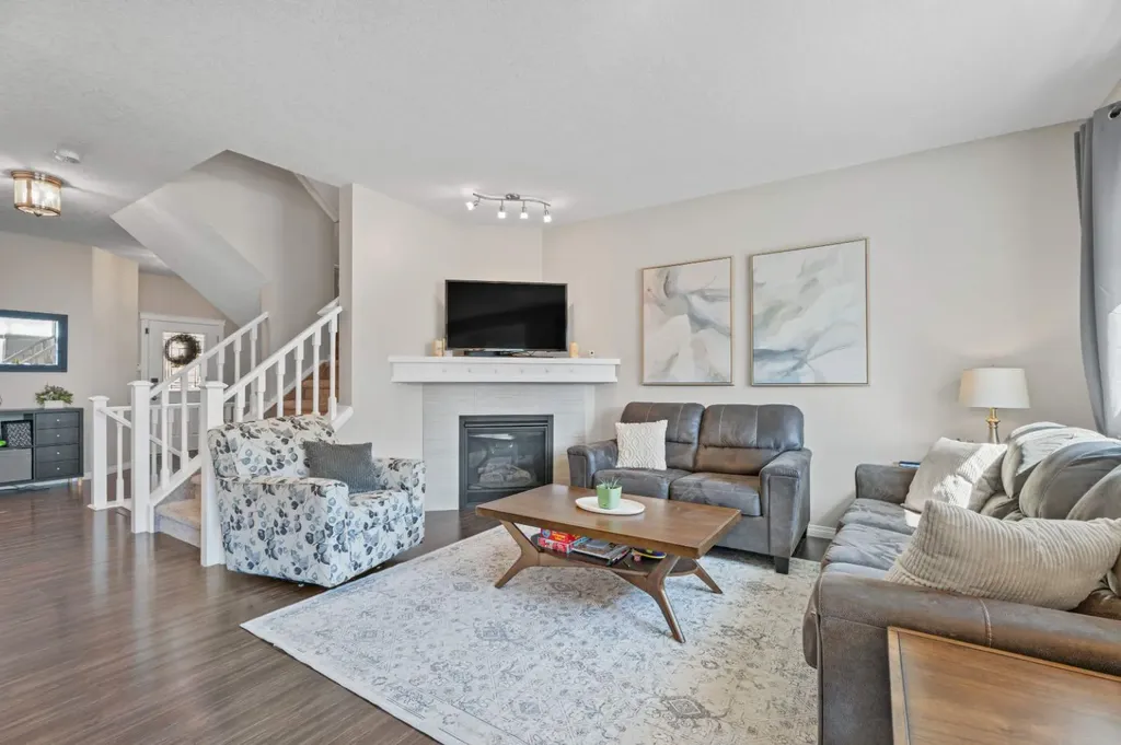 49 Kingsbridge Place SE Airdrie AB T4A 0S4