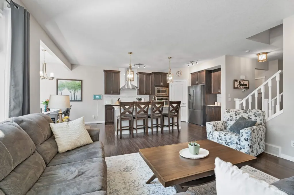 49 Kingsbridge Place SE Airdrie AB T4A 0S4