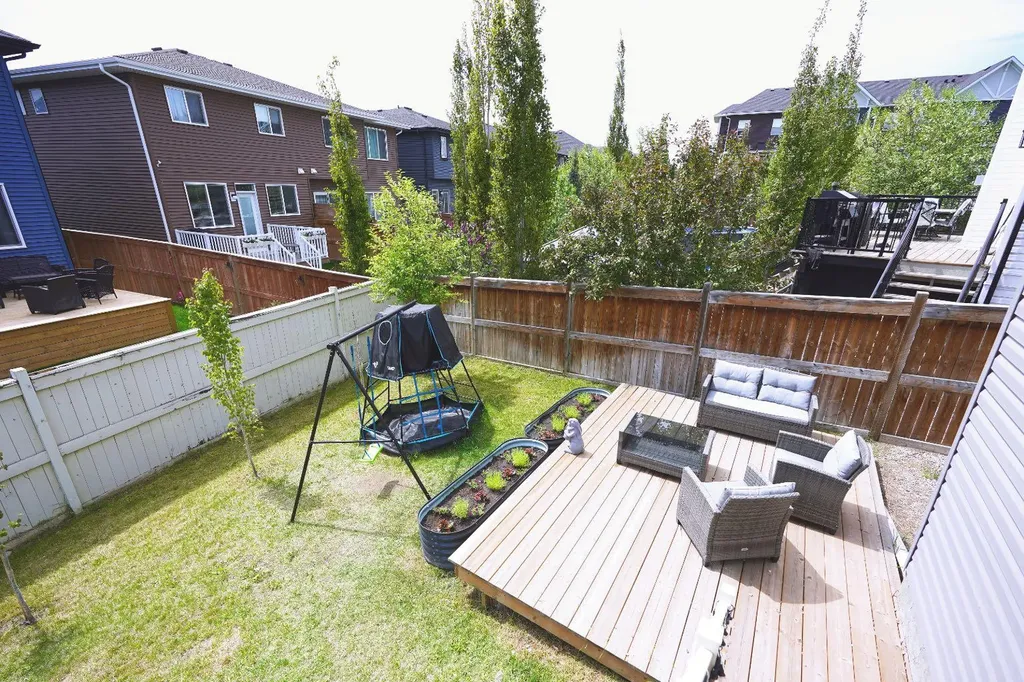 49 Kingsbridge Place SE Airdrie AB T4A 0S4