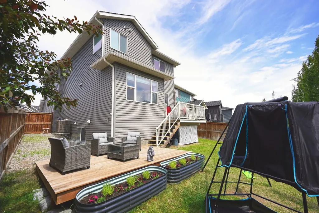 49 Kingsbridge Place SE Airdrie AB T4A 0S4