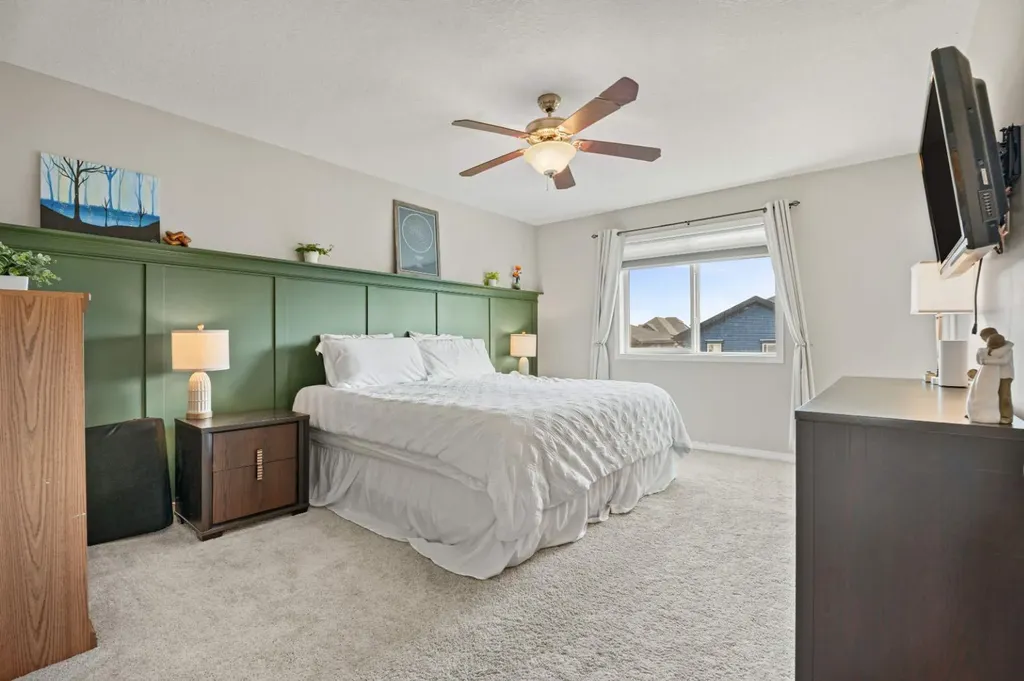 49 Kingsbridge Place SE Airdrie AB T4A 0S4
