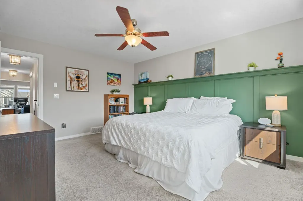 49 Kingsbridge Place SE Airdrie AB T4A 0S4