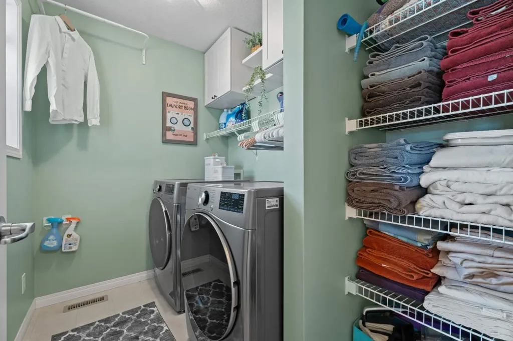 49 Kingsbridge Place SE Airdrie AB T4A 0S4