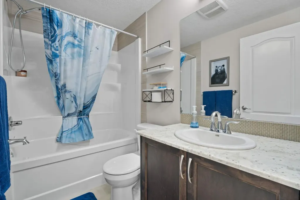 49 Kingsbridge Place SE Airdrie AB T4A 0S4