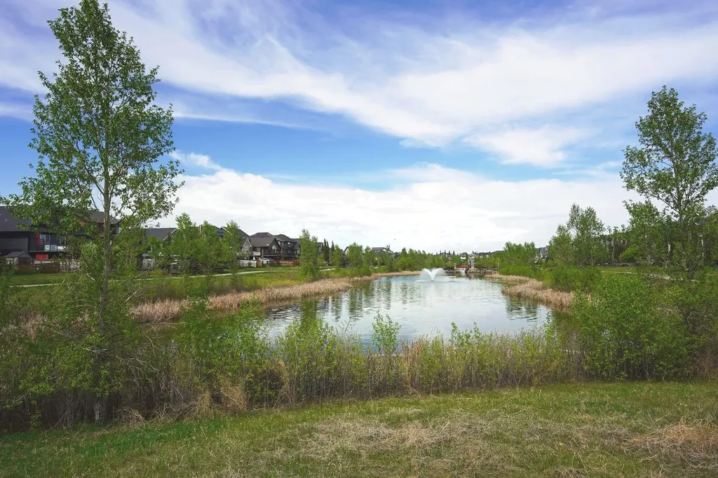 49 Kingsbridge Place SE Airdrie AB T4A 0S4