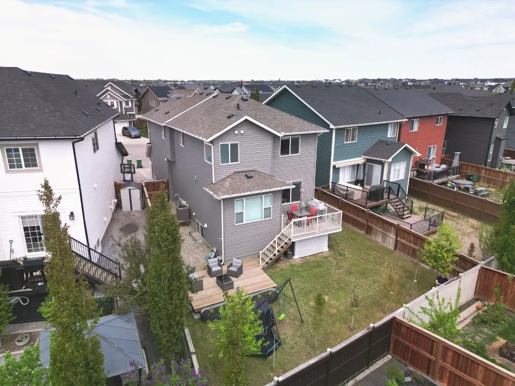 49 Kingsbridge Place SE Airdrie AB T4A 0S4