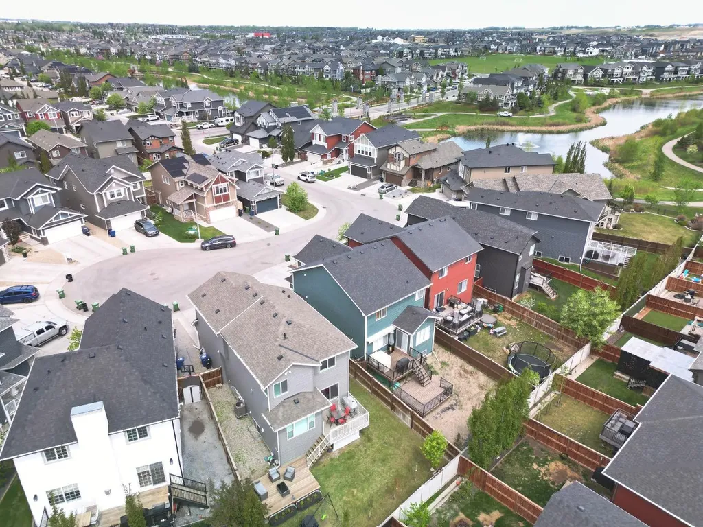49 Kingsbridge Place SE Airdrie AB T4A 0S4