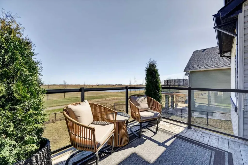 85 Boulder Creek Manor SE Langdon AB T0J 1X3