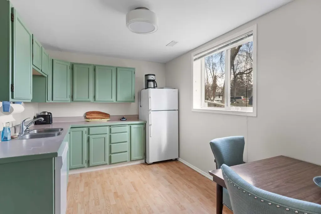 6619 18 Street SE Calgary AB T2C 0M7