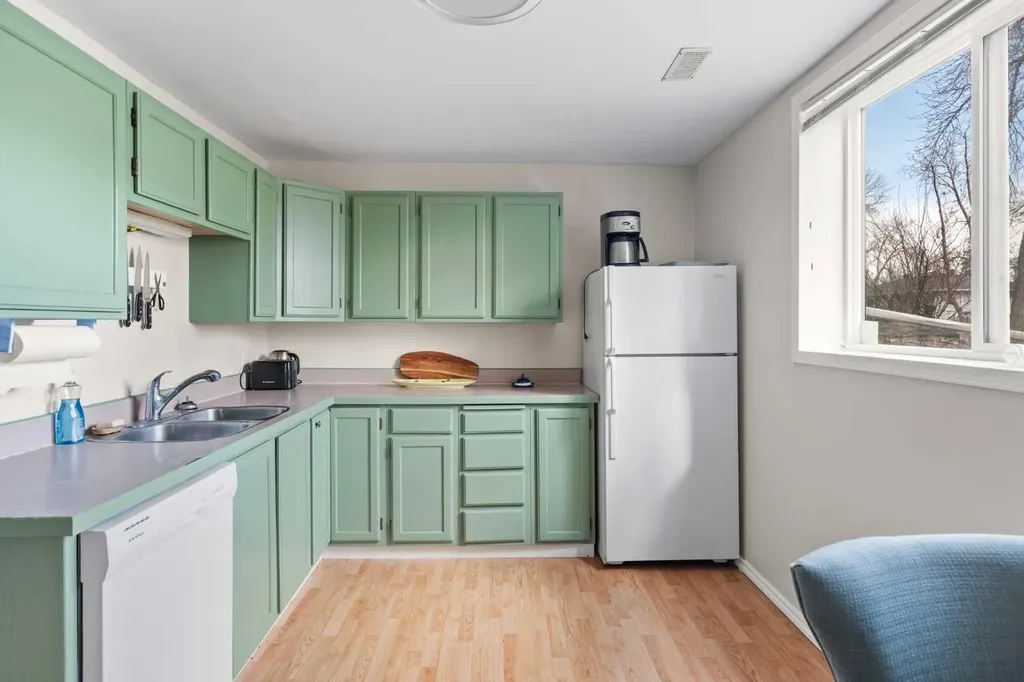 6619 18 Street SE Calgary AB T2C 0M7