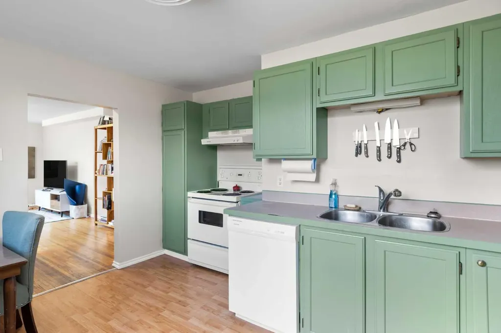6619 18 Street SE Calgary AB T2C 0M7
