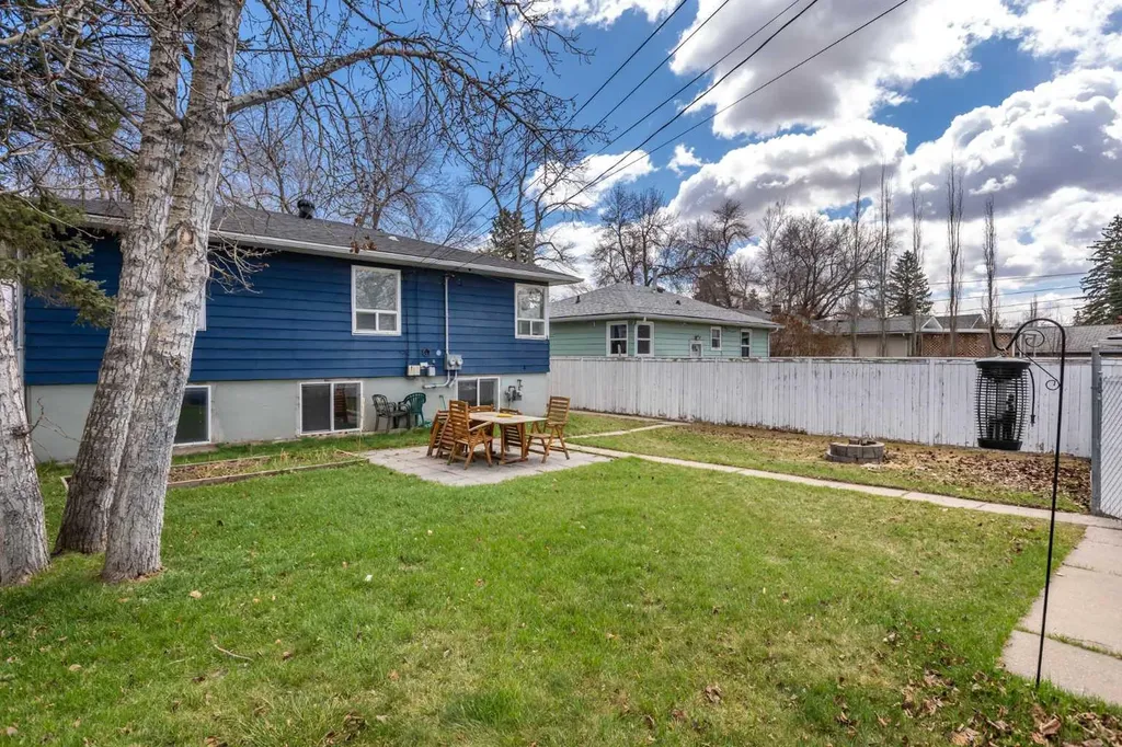 6619 18 Street SE Calgary AB T2C 0M7