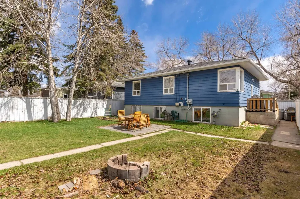 6619 18 Street SE Calgary AB T2C 0M7