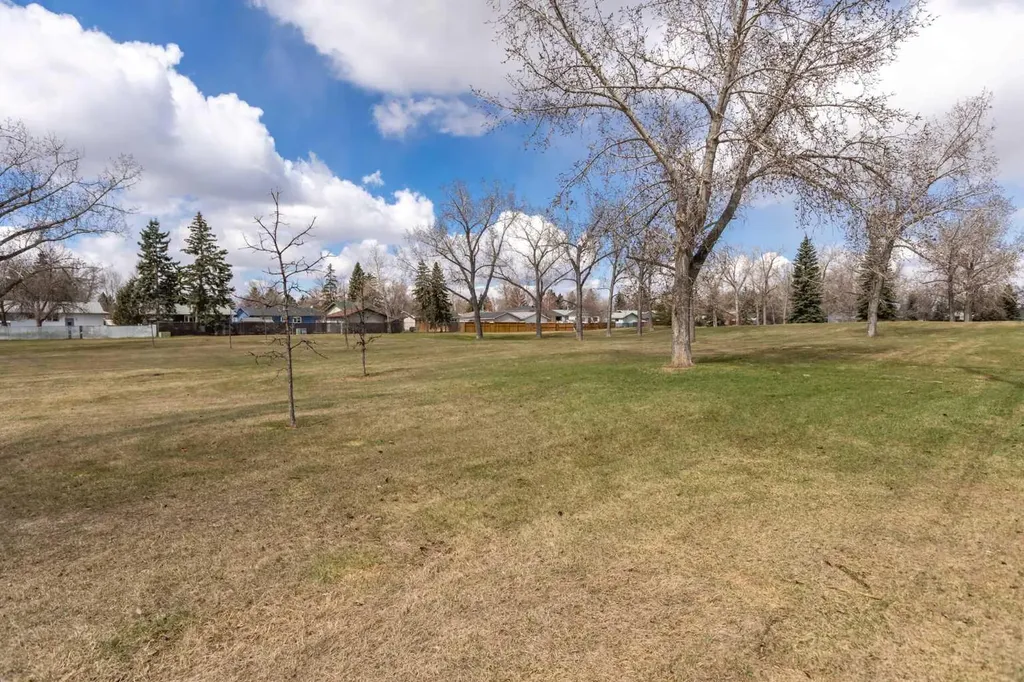 6619 18 Street SE Calgary AB T2C 0M7