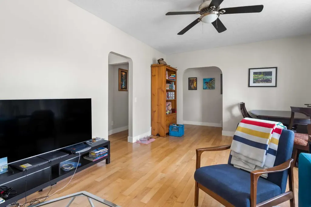 6619 18 Street SE Calgary AB T2C 0M7