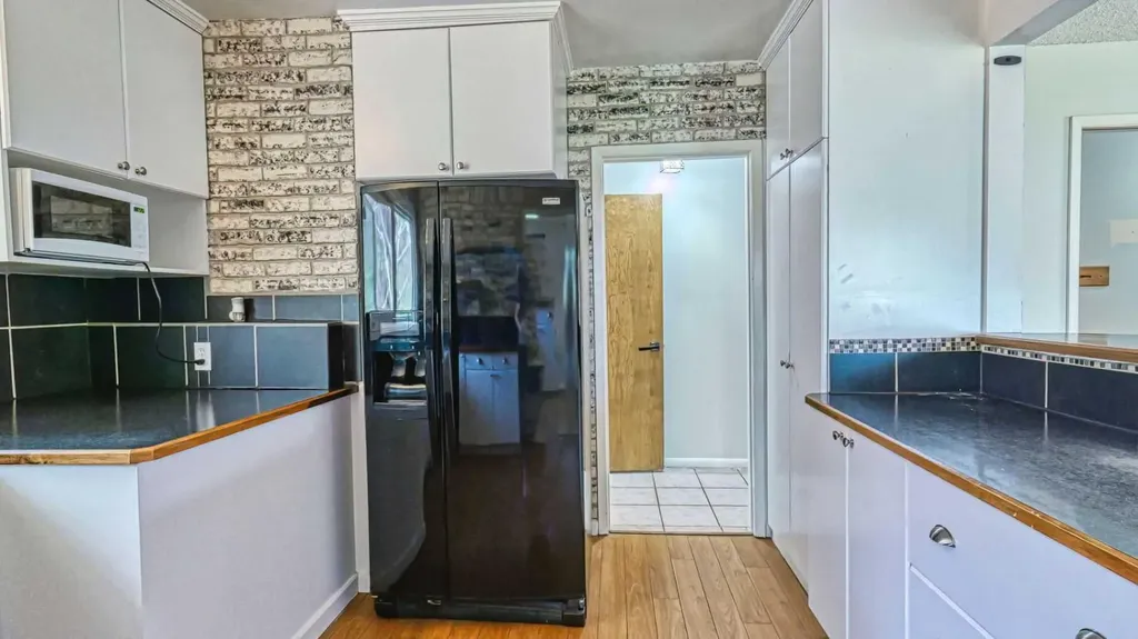 5924 Bow Crescent NW Calgary AB T3B 2B7