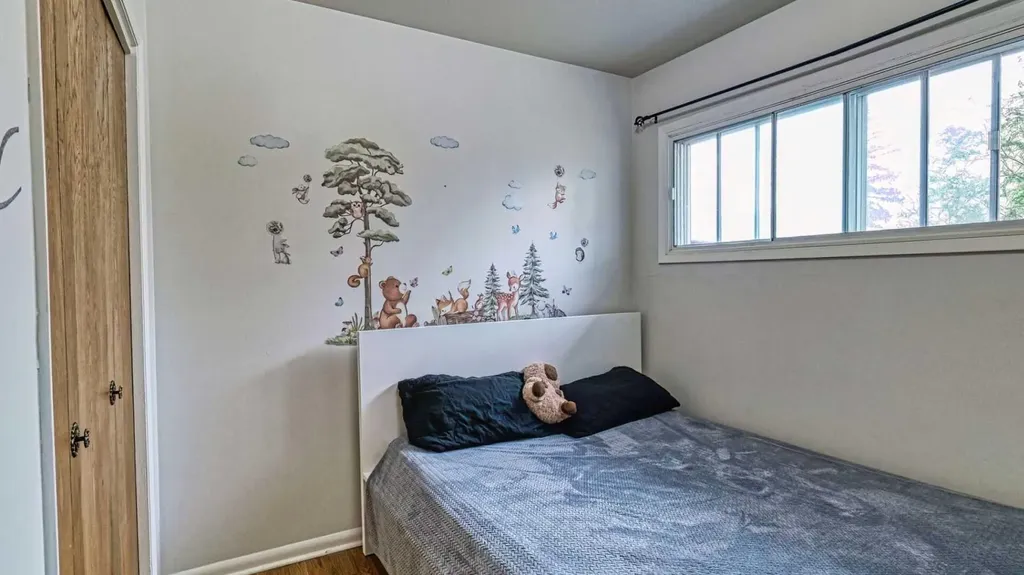 5924 Bow Crescent NW Calgary AB T3B 2B7