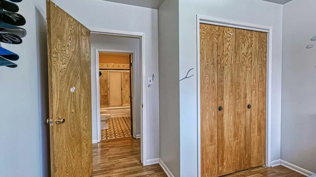 5924 Bow Crescent NW Calgary AB T3B 2B7