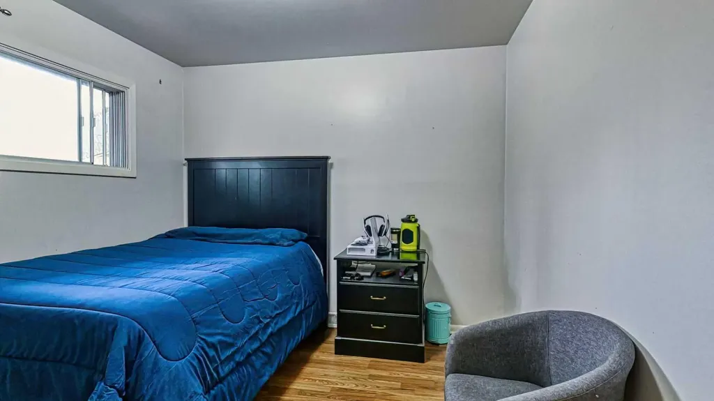 5924 Bow Crescent NW Calgary AB T3B 2B7