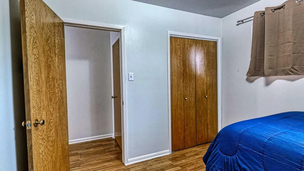 5924 Bow Crescent NW Calgary AB T3B 2B7