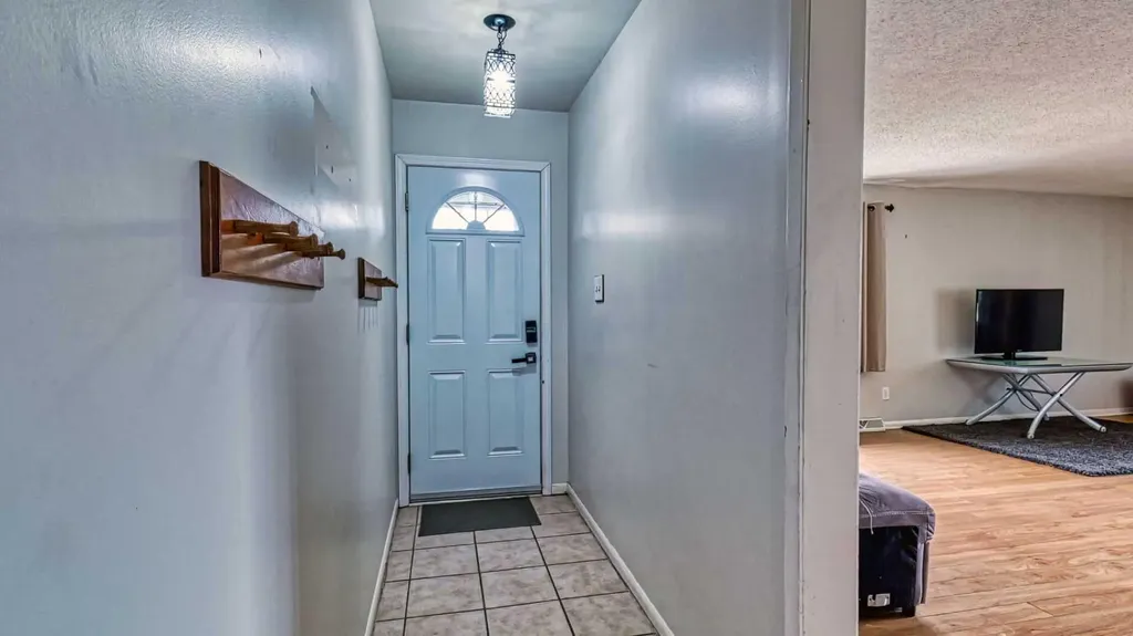 5924 Bow Crescent NW Calgary AB T3B 2B7