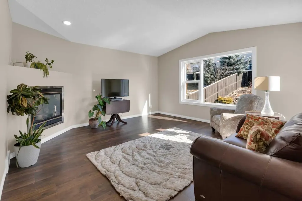 24 Evansbrooke Point NW Calgary AB T3P1G9