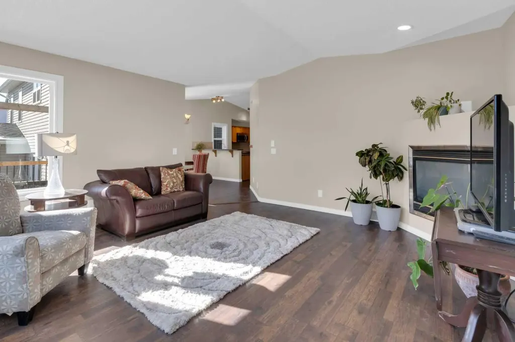 24 Evansbrooke Point NW Calgary AB T3P1G9