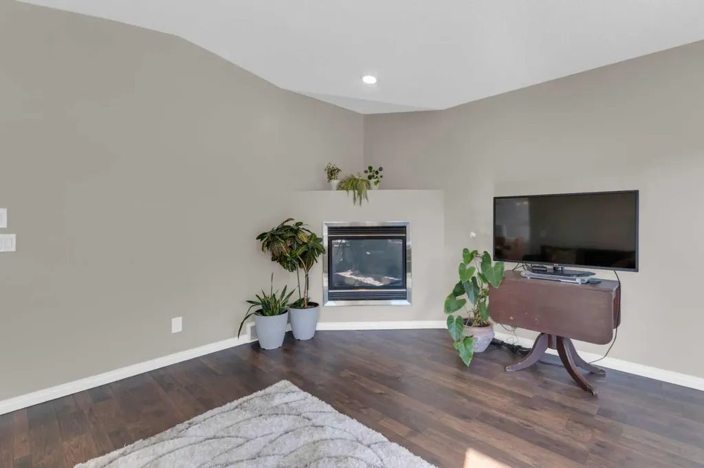 24 Evansbrooke Point NW Calgary AB T3P1G9