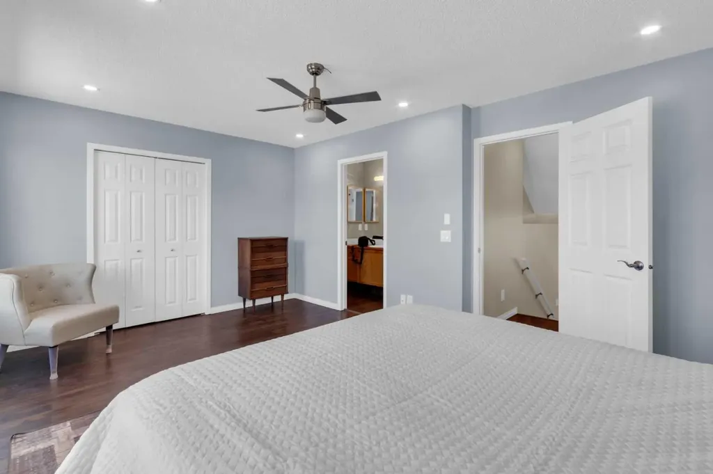 24 Evansbrooke Point NW Calgary AB T3P1G9