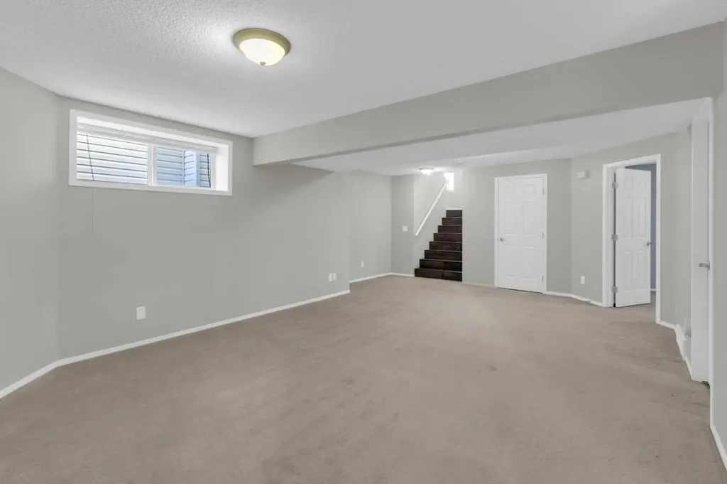 24 Evansbrooke Point NW Calgary AB T3P1G9