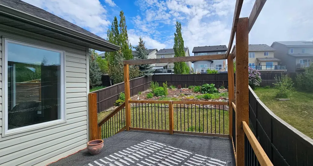 24 Evansbrooke Point NW Calgary AB T3P1G9
