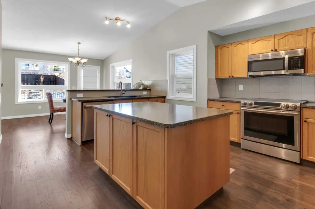24 Evansbrooke Point NW Calgary AB T3P1G9