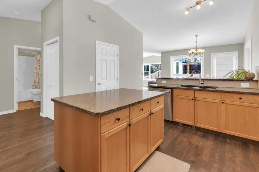 24 Evansbrooke Point NW Calgary AB T3P1G9