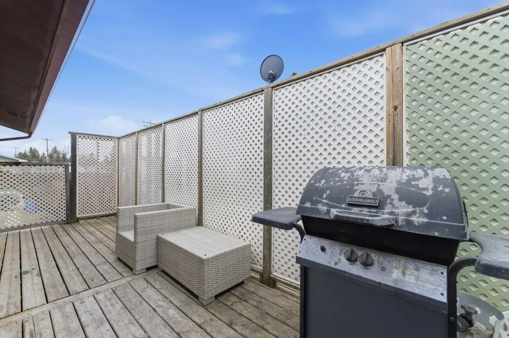 616 1 Street NE Sundre AB T0M 1X0