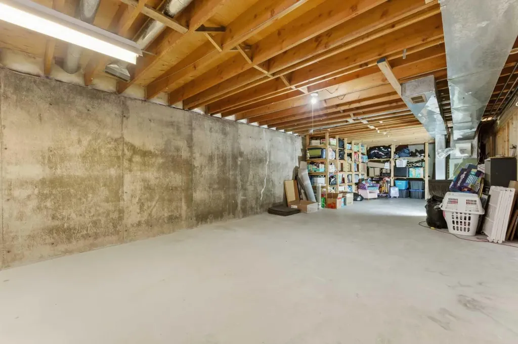616 1 Street NE Sundre AB T0M 1X0