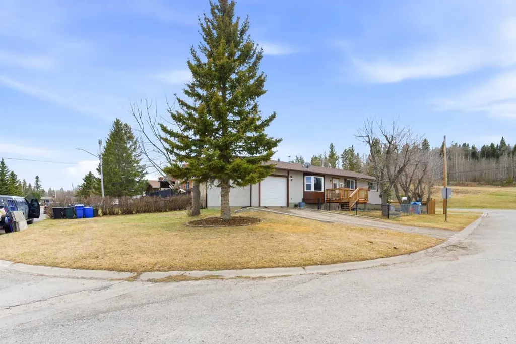 616 1 Street NE Sundre AB T0M 1X0