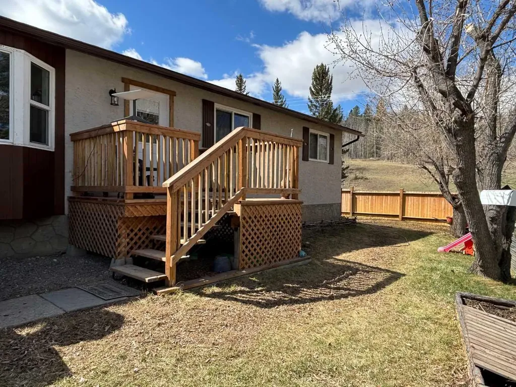 616 1 Street NE Sundre AB T0M 1X0